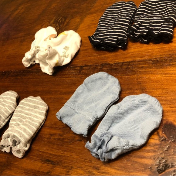 4 PIECES/$15 Carter’s No-scratch Patterned Mitts, 100% Cotton, Set of 4 - Picture 3 of 7